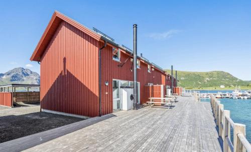 Фасада на хотела, Sjarmerende rorbu i Lofoten in Gravdal