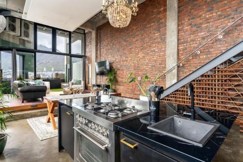 Cape Town City Loft - Tap to explore photos