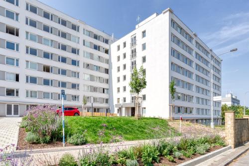 Exterior view, SKYLINE PRAGUE Apartments in Prague 11