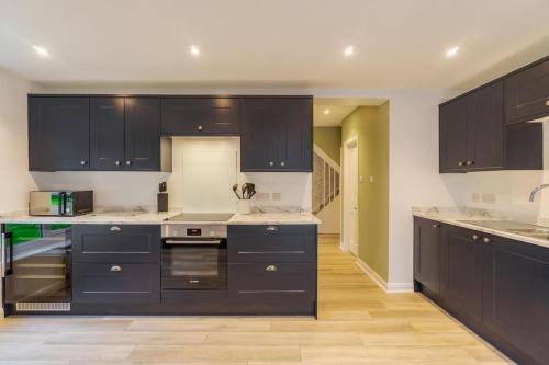 Riverside Gem, 2 Homes, Heated Pool, Hot Tub & Sauna, Windsor (fotografie 10)