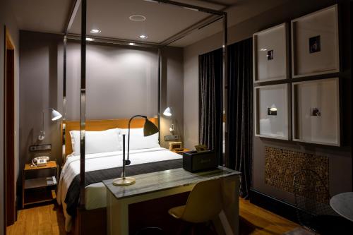 Browns Downtown Hotel - image 7