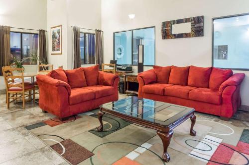 Travelodge by Wyndham Longmont in Longmont, USA