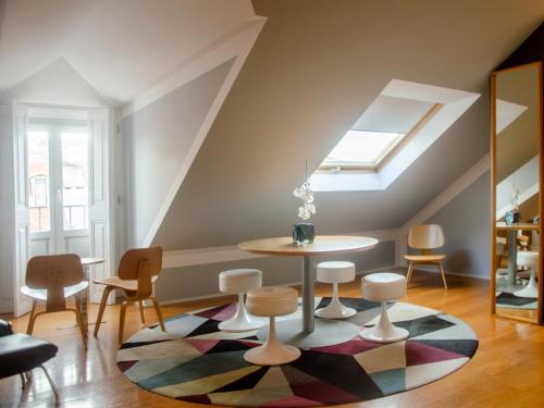 Browns Downtown Hotel - image 2