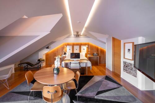 Browns Downtown Hotel – Lisbon, NY