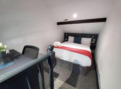 1 Bed Flat - Sleeps 2 - Parking - Balcony - Wifi - Nottingham