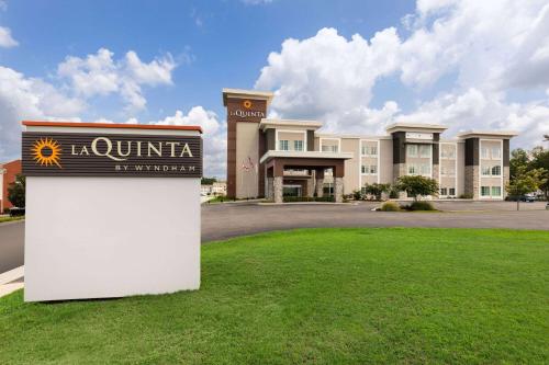 La Quinta by Wyndham Cullman in Cullman, USA