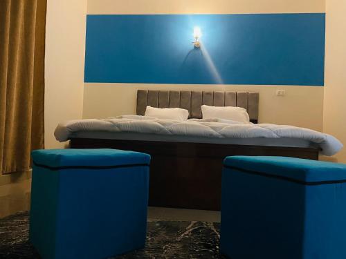 golden mask pyramids view