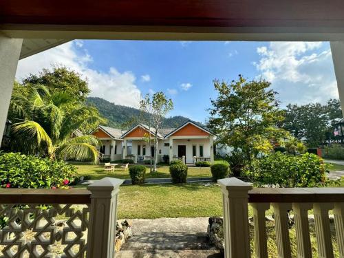 TC Garden Resort near Galeria Perdana