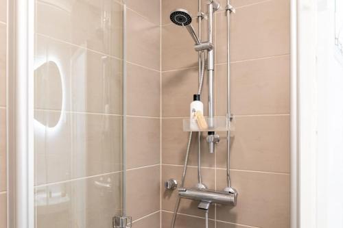 Bathroom, Centrally Located for Up to 4 in Töölö