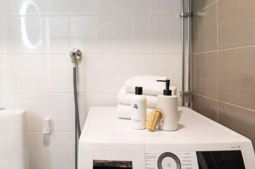 Bathroom, Centrally Located for Up to 4 in Töölö