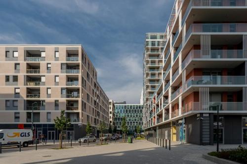 Balcony - Sunny - Modern - image 12