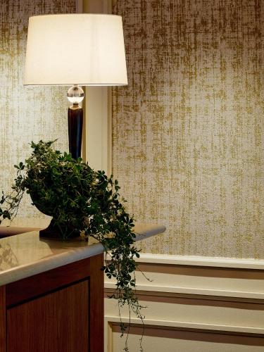 Front desk [24-hour]