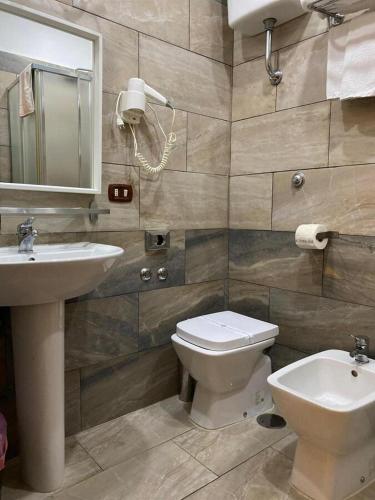 Green Park Hotel - image 10