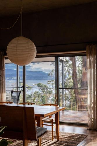 Your Bruny Island Beach Getaway in Dennes Point
