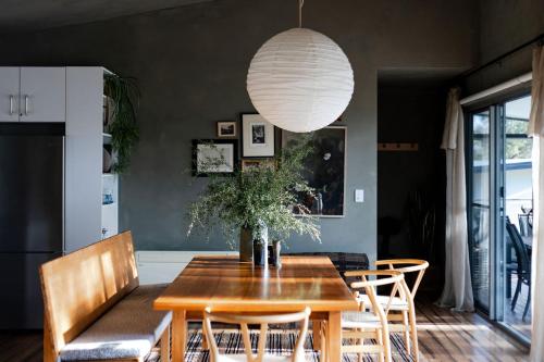 Your Bruny Island Beach Getaway in Dennes Point