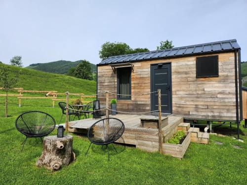 A szálláshely kívülről, Cab'ânes du Pibeste in Agos Vidalos