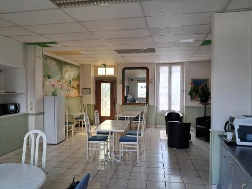 hotel de la gare in Кани Еклюз
