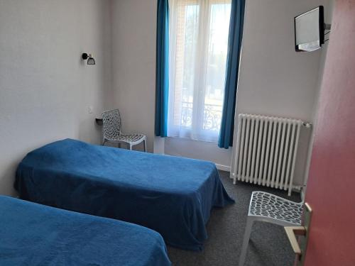 2 twin beds