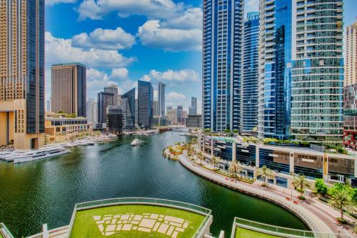 Aesthetic 2BR with Marina Waterfront View, Dubai (Foto 2)
