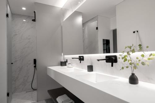 The Editor Hotel Athens - image 4