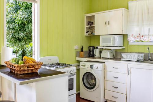 Montete Cottages Hideaway with Private Pool & Stunning Views in Choiseul