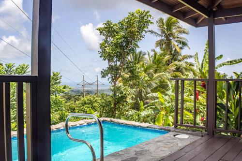 Kolam renang, Montete Cottages Hideaway with Private Pool & Stunning Views in Choiseul