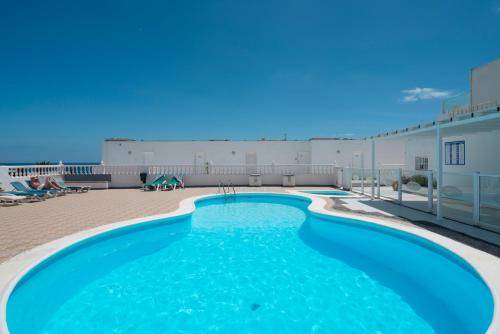 Splendor, piscina, junto a la playa, terraza privada con vistas al mar y preciosos atardecer 3
