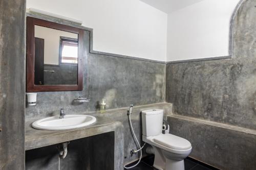 Deluxe Double Room Upper Floor image 10