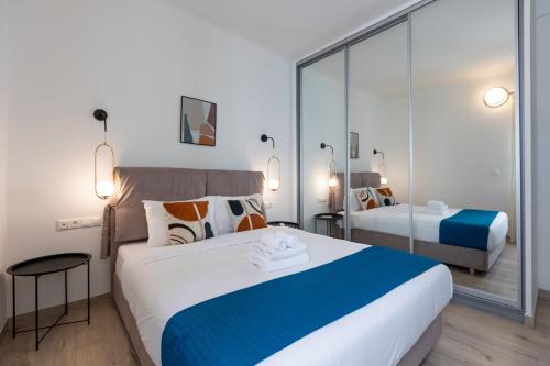 Elvis 2-Bedroom Apartment in Athens, Atény