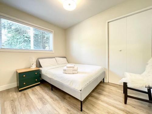 Spacious 5BD Retreat in Van in Vancouver, Canada