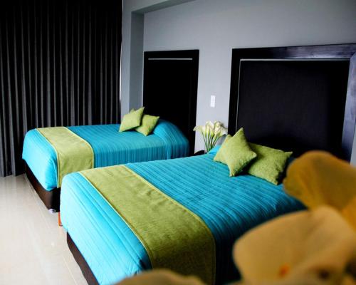 2 double beds
