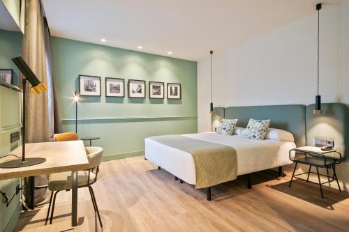 Hotel Via Augusta - image 2