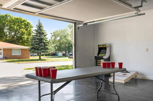 Stadium District walking distance, Tailgate Garage in Green Bay, USA