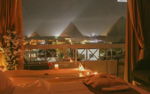 Horizon Pyramid View INN Room Type - Quadruple Room with Balcony