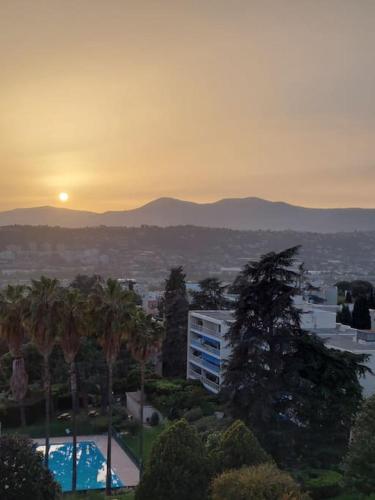 Terrasses de la Corniche, 2p 65m2 spacieux, terrasses mer & montagne, piscine et parking privé, Nicea (zdjęcie 7)