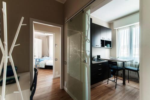 One-Bedroom Apartment image 10