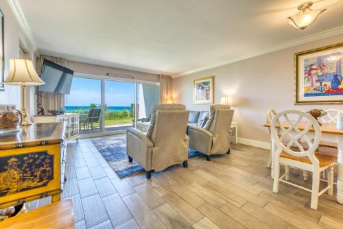 Beach House Condominiums B101 - Beachfront with Pool, WiFi, & Beach Service