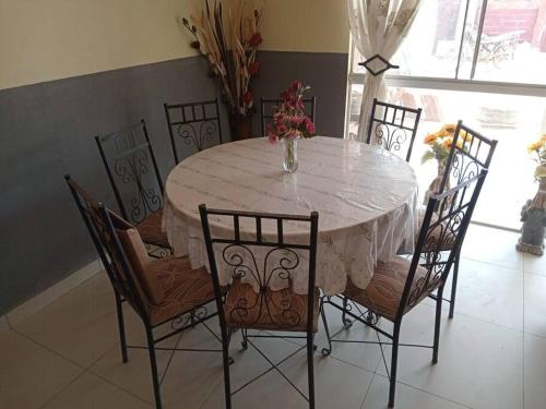 Casa con Piscina y Cascada in Trinidadas