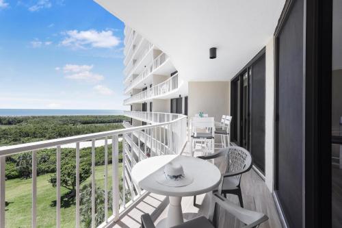 South Seas Tower 4-704 - image 10