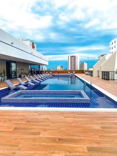 Studio Moderno con Patio Privado