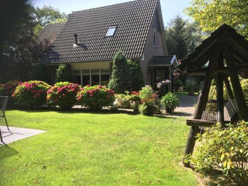 Wendrik Hoeve Bed & Stables, Эмст