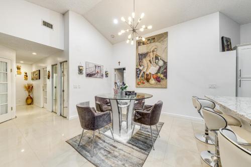 Family-Friendly North Lauderdale Home with Grill! in North Lauderdale, USA