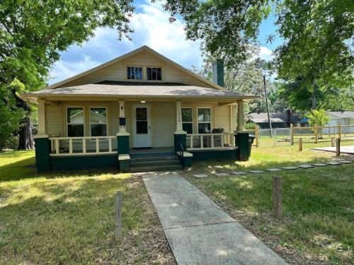 Charming 2 bed home - Close to Downtown Concord in Concord, USA