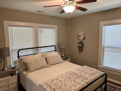 Charming 2 bed home - Close to Downtown Concord in Concord, USA