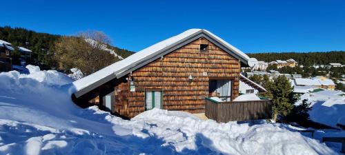 Chalet les Lupins Bleus au pied des pistes Font-Romeu Pyrénées 2000 Chalet les Lupins Bleus au pied des pistes Font-Romeu Pyrénées 2000