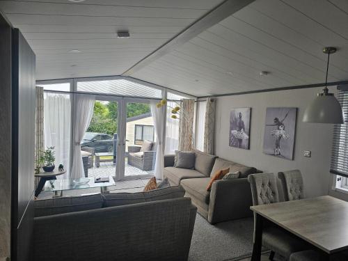 2 bedrooms, 4 beds