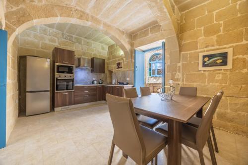 Room 8 - Couples room x 2 by Solea, Għarb (foto 6)