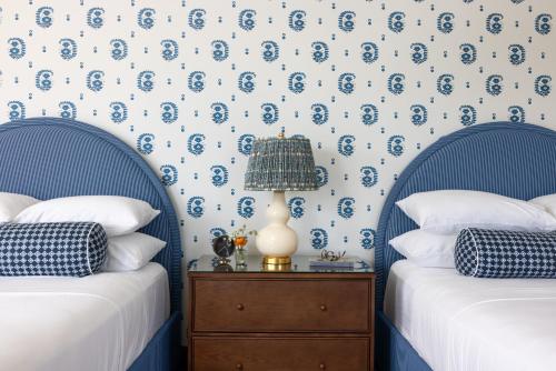 The George Hotel - image 3