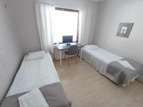 2 twin beds