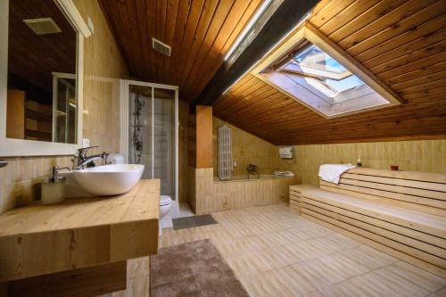 Triple Room with Shared Bathroom